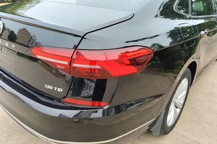 Used Volkswagen Passat 2019 330TSI Elite Edition China VI Right Rear Taillight