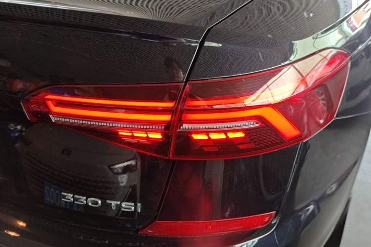 Used Volkswagen Passat 2019 330TSI Elite Edition China V Standard Right Rear Taillight