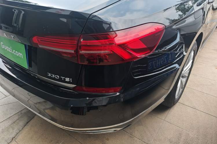 Used Volkswagen Passat 2019 330TSI Elite Edition China VI Right Rear Taillight