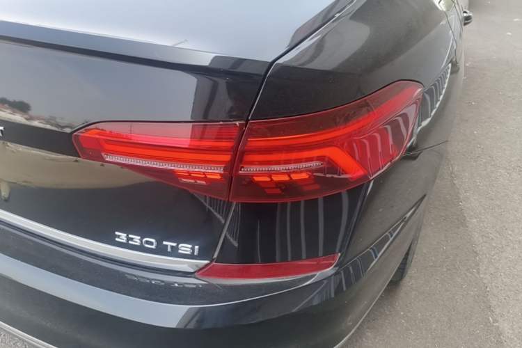 Used Volkswagen Passat 2019 330TSI Luxury Edition China VI Standard Right Rear Taillight