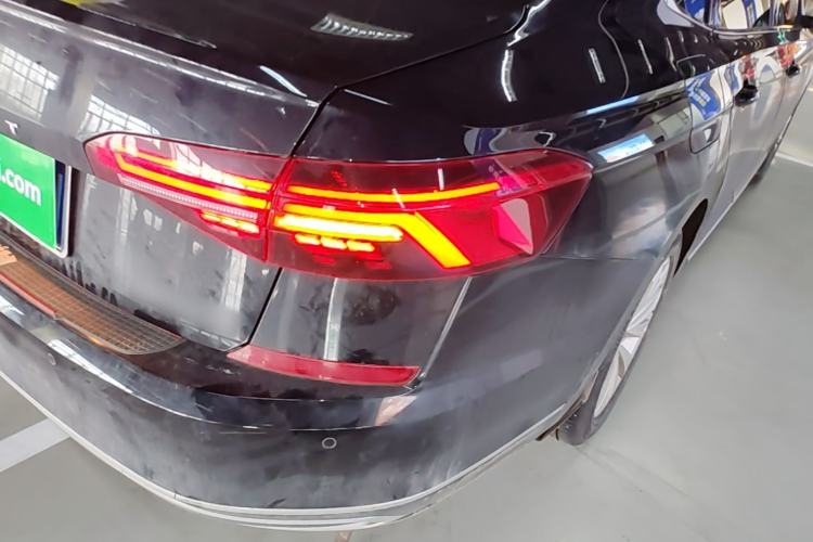 Used Volkswagen Passat 2019 280TSI Elite Edition China VI Standard Right Rear Taillight