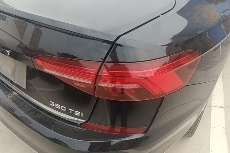 Used Volkswagen Passat 2019 380TSI Luxury Edition China VI Standard Right Rear Taillight