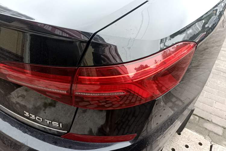 Used Volkswagen Passat 2019 330TSI Luxury Edition China VI Standard Right Rear Taillight