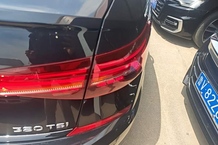 Used Volkswagen Passat 2019 380TSI Prestige Edition China VI Standard Right Rear Taillight