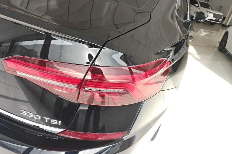 Used Volkswagen Passat 2019 330TSI Luxury Edition China VI Standard Right Rear Taillight
