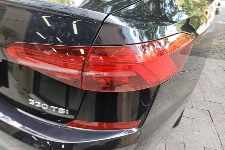 Used Volkswagen Passat 2019 330TSI Elite Edition China VI Right Rear Taillight