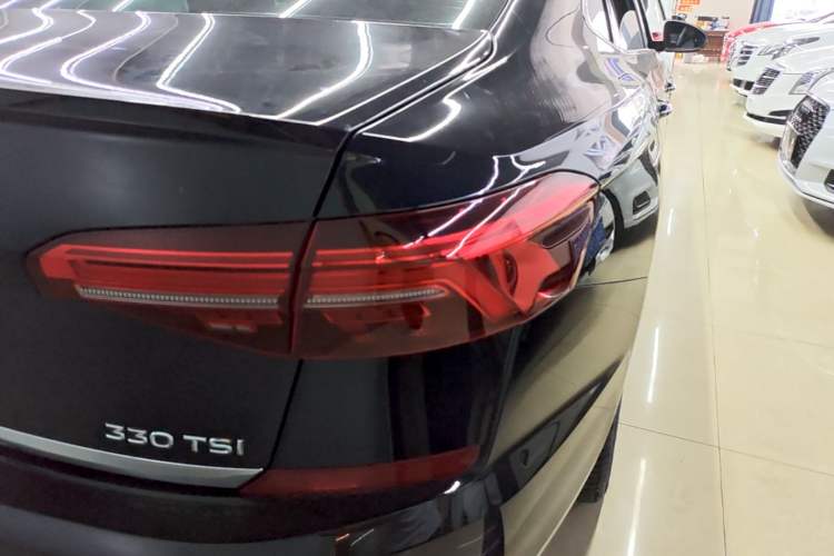 Used Volkswagen Passat 2019 330TSI Luxury Edition China VI Standard Right Rear Taillight