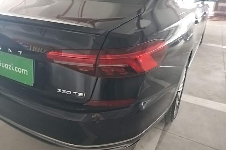 Used Volkswagen Passat 2019 330TSI Elite Edition China VI Right Rear Taillight