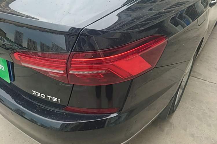 Used Volkswagen Passat 2019 330TSI Elite Edition China VI Right Rear Taillight