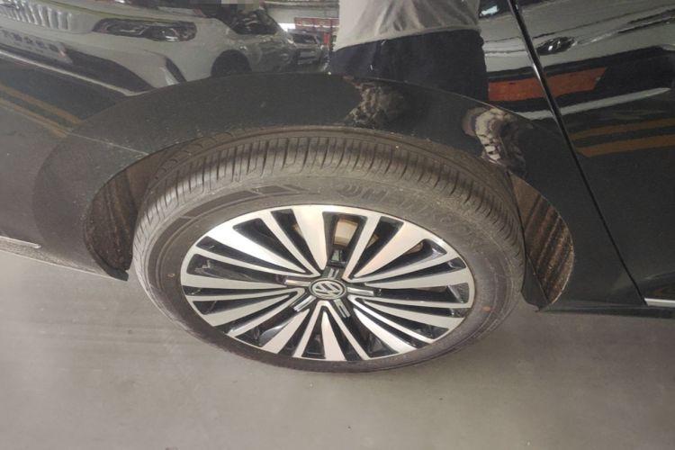 Used Volkswagen Passat 2019 330TSI Luxury Edition China VI Standard Right Rear Wheel Hub