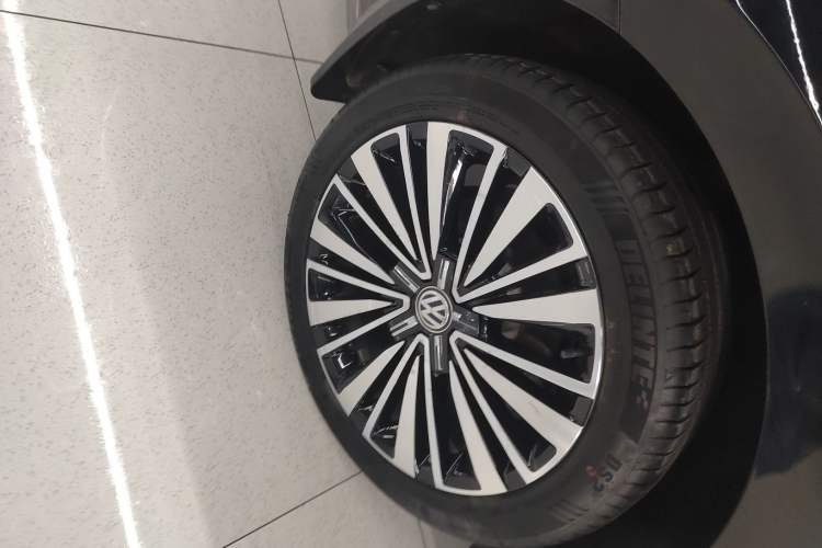 Used Volkswagen Passat 2019 330TSI Luxury Edition China VI Standard Right Rear Wheel Hub
