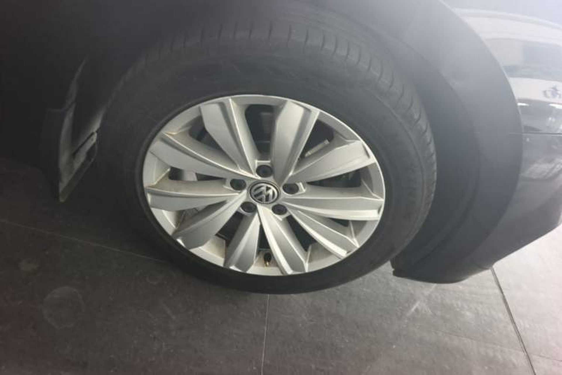 Used Volkswagen Passat 2019 330TSI Elite Edition China VI Right Rear Wheel Hub
