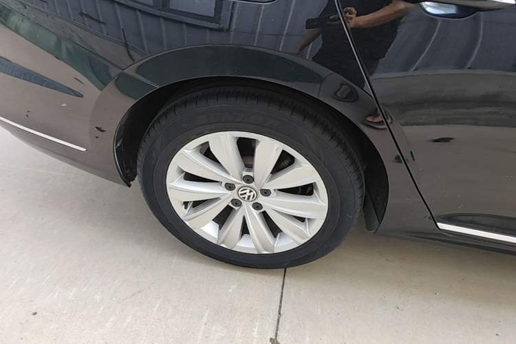 Used Volkswagen Passat 2019 330TSI Elite Edition China VI Right Rear Wheel Hub