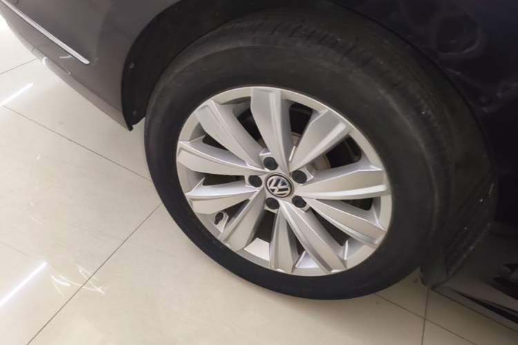 Used Volkswagen Passat 2019 330TSI Elite Edition China VI Right Rear Wheel Hub