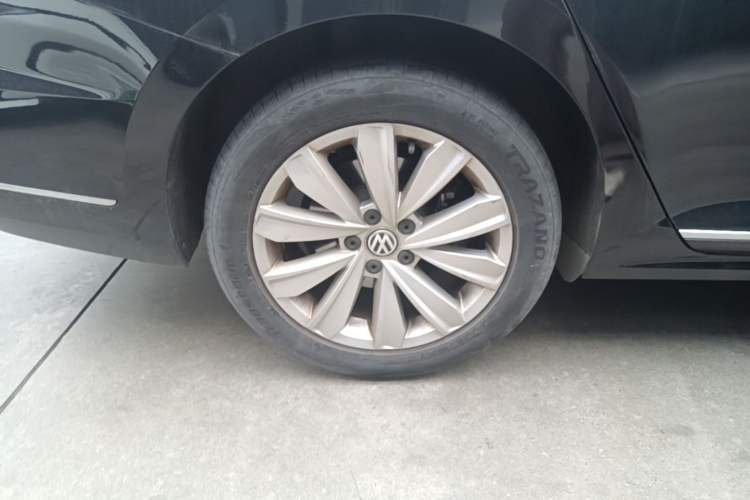 Used Volkswagen Passat 2019 330TSI Elite Edition China V Standard Right Rear Wheel Hub