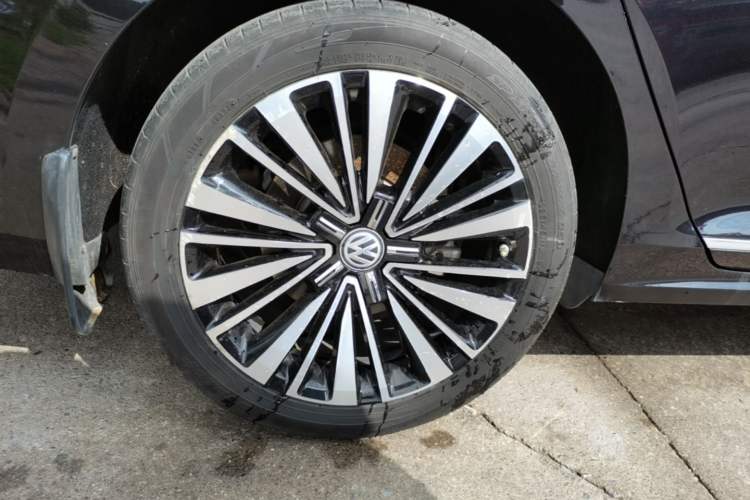 Used Volkswagen Passat 2019 380TSI Luxury Edition China VI Standard Right Rear Wheel Hub