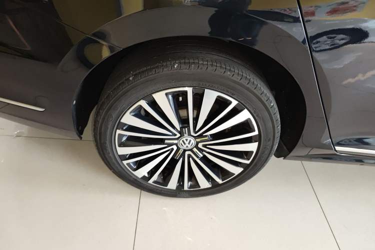 Used Volkswagen Passat 2019 330TSI Luxury Edition China VI Standard Right Rear Wheel Hub
