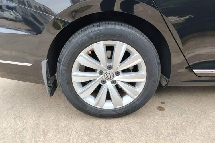Used Volkswagen Passat 2019 330TSI Elite Edition China VI Right Rear Wheel Hub