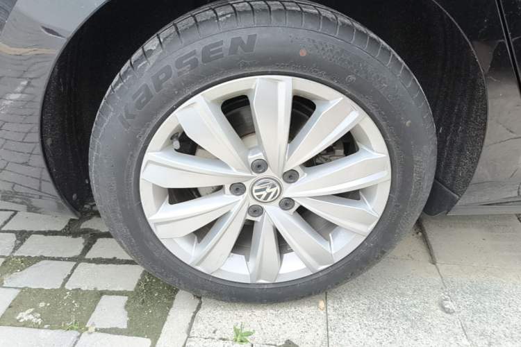 Used Volkswagen Passat 2019 330TSI Elite Edition China VI Right Rear Wheel Hub