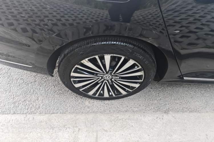 Used Volkswagen Passat 2019 330TSI Luxury Edition China V Standard Right Rear Wheel Hub