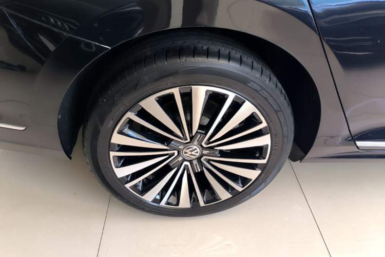 Used Volkswagen Passat 2019 330TSI Luxury Edition China VI Standard Right Rear Wheel Hub
