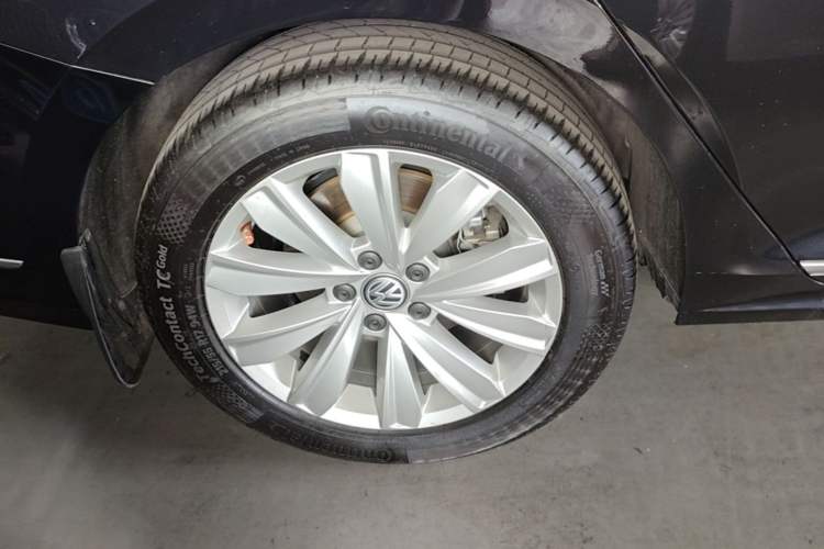 Used Volkswagen Passat 2019 330TSI Elite Edition China V Standard Right Rear Wheel Hub