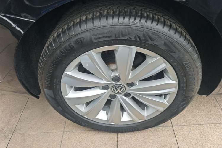 Used Volkswagen Passat 2019 330TSI Elite Edition China VI Right Rear Wheel Hub