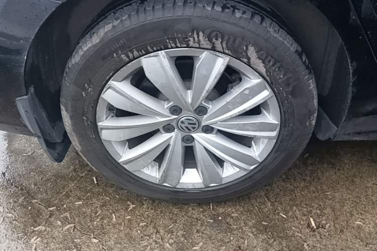 Used Volkswagen Passat 2019 330TSI Elite Edition China V Standard Right Rear Wheel Hub