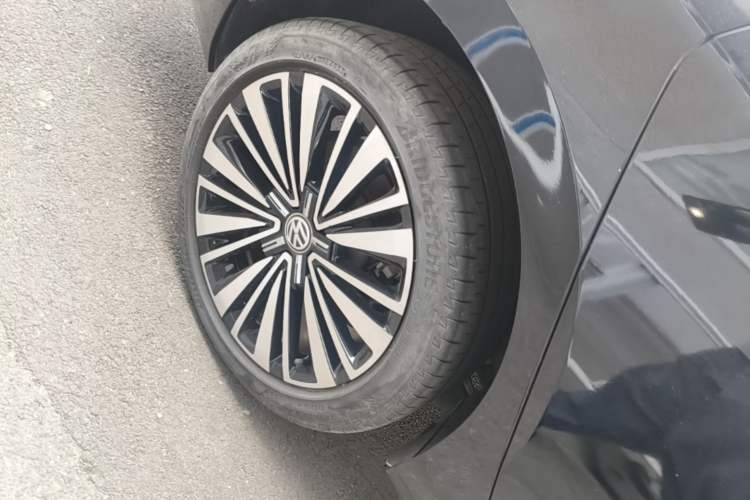 Used Volkswagen Passat 2019 330TSI Luxury Edition China VI Standard Right Rear Wheel Hub