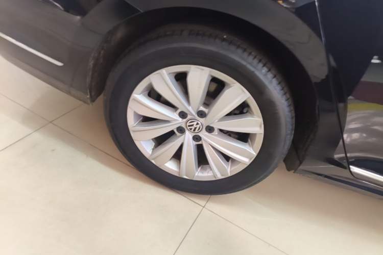 Used Volkswagen Passat 2019 330TSI Elite Edition China VI Right Rear Wheel Hub