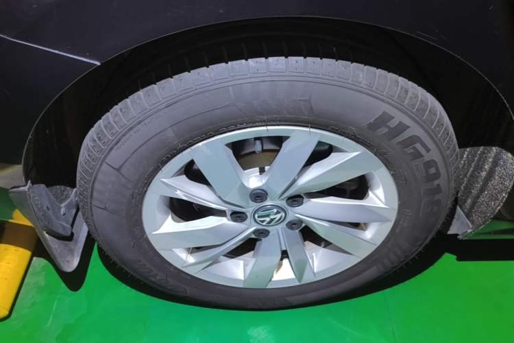 Used Volkswagen Passat 2019 280TSI Business Edition China VI Right Rear Wheel Hub