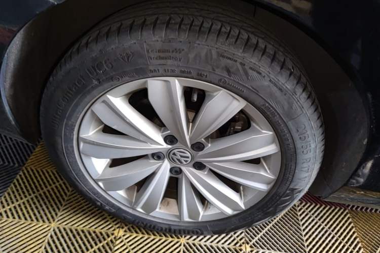 Used Volkswagen Passat 2019 330TSI Elite Edition China VI Right Rear Wheel Hub