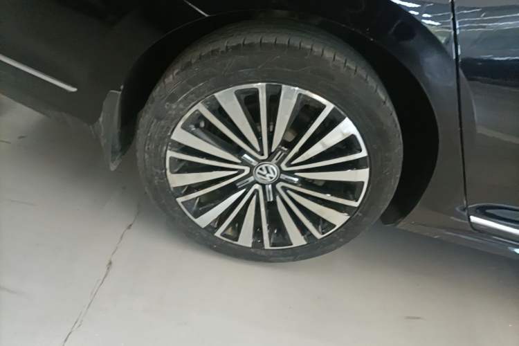 Used Volkswagen Passat 2019 330TSI Luxury Edition China VI Standard Right Rear Wheel Hub