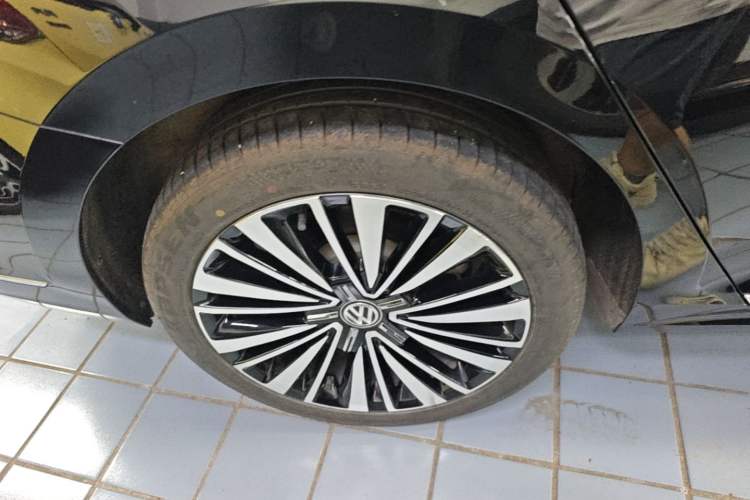 Used Volkswagen Passat 2019 330TSI Luxury Edition China VI Standard Right Rear Wheel Hub