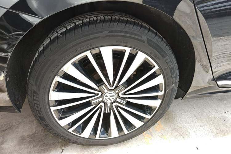 Used Volkswagen Passat 2019 330TSI Prestige Edition China V Standard Right Rear Wheel Hub