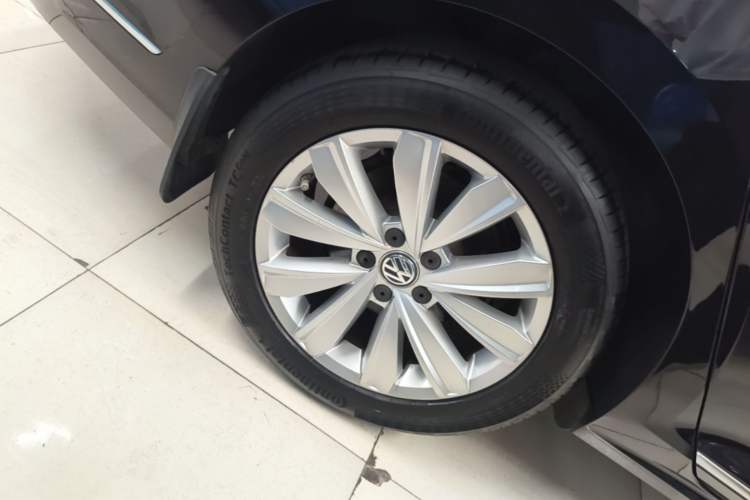 Used Volkswagen Passat 2019 330TSI Elite Edition China VI Right Rear Wheel Hub