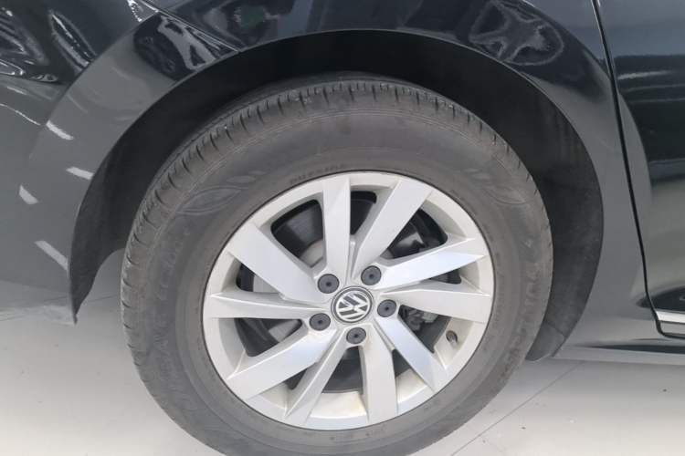 Used Volkswagen Passat 2019 280TSI Business Edition China VI Right Rear Wheel Hub