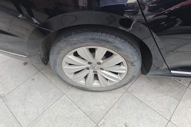Used Volkswagen Passat 2019 330TSI Elite Edition China VI Right Rear Wheel Hub