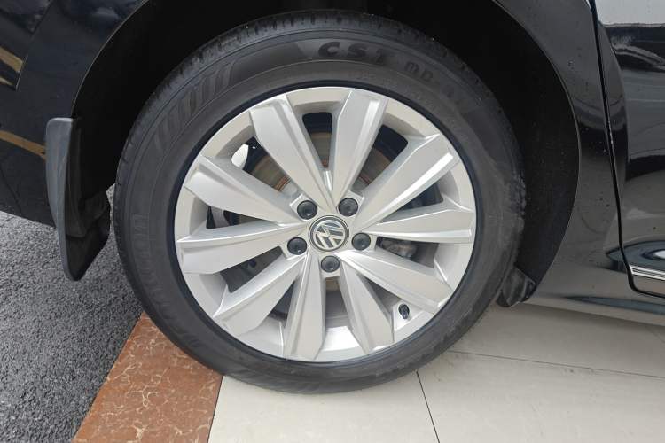Used Volkswagen Passat 2019 330TSI Elite Edition China V Standard Right Rear Wheel Hub