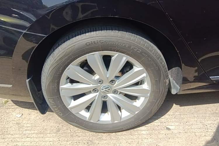 Used Volkswagen Passat 2019 330TSI Elite Edition China VI Right Rear Wheel Hub