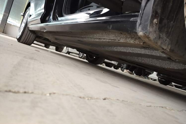 Used Volkswagen Passat 2019 330TSI Elite Edition China VI Right Side Sill