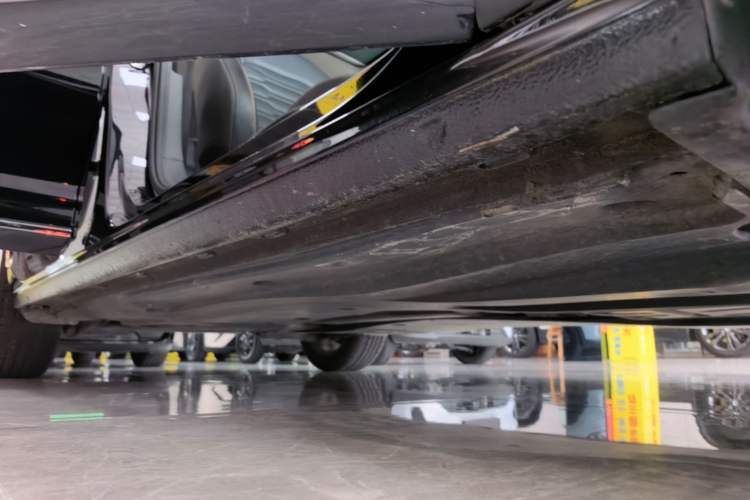 Used Volkswagen Passat 2019 330TSI Elite Edition China VI Right Side Sill