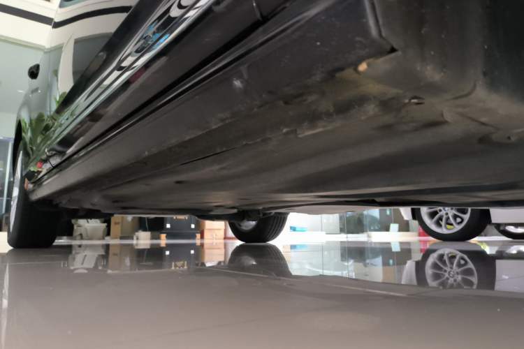 Used Volkswagen Passat 2019 330TSI Elite Edition China VI Right Side Sill