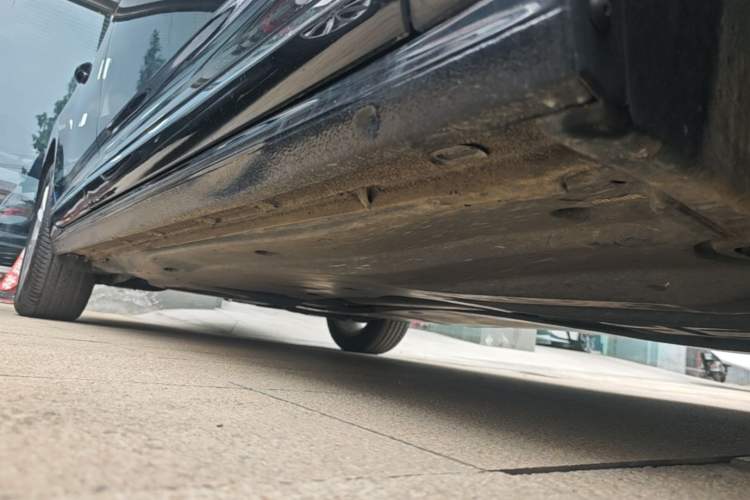 Used Volkswagen Passat 2019 330TSI Elite Edition China VI Right Side Sill