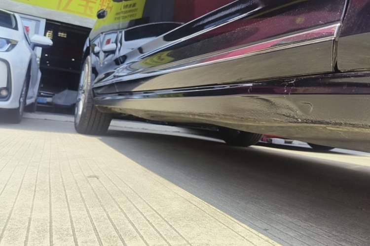 Used Volkswagen Passat 2019 280TSI Business Edition China VI Right Side Sill