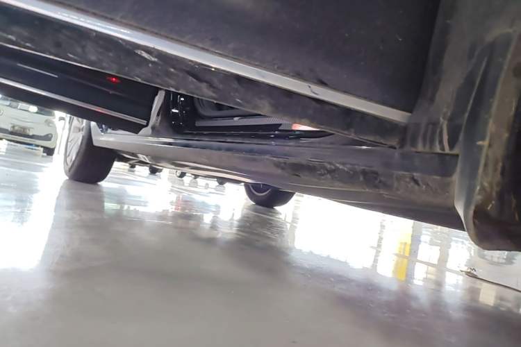 Used Volkswagen Passat 2019 280TSI Elite Edition China VI Standard Right Side Sill