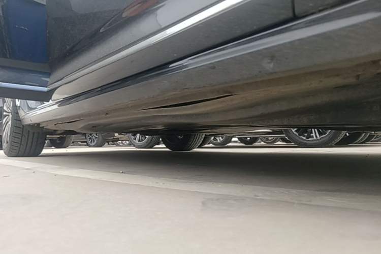 Used Volkswagen Passat 2019 380TSI Luxury Edition China VI Standard Right Side Sill