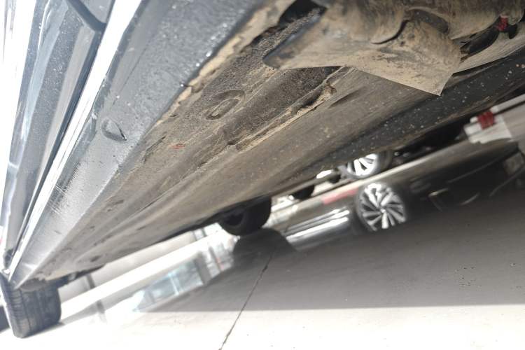 Used Volkswagen Passat 2019 330TSI Luxury Edition China VI Standard Right Side Sill