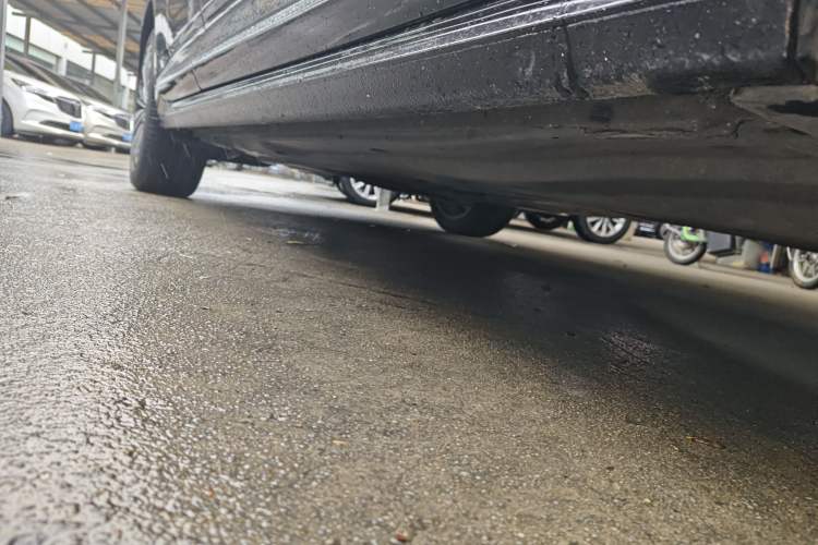 Used Volkswagen Passat 2019 330TSI Prestige Edition China VI Standard Right Side Sill