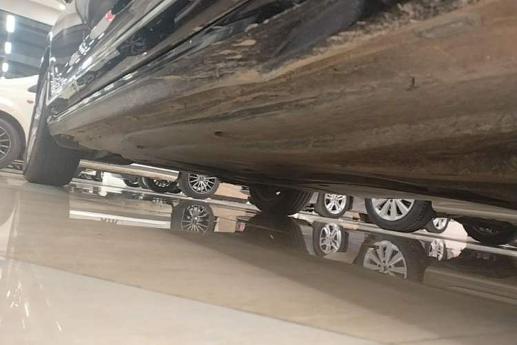 Used Volkswagen Passat 2019 330TSI Elite Edition China VI Right Side Sill